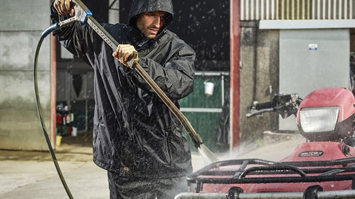 آشنایی با لباس کار ضد آب