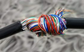 مقایسه کابل مخابرات هوایی و زمینی